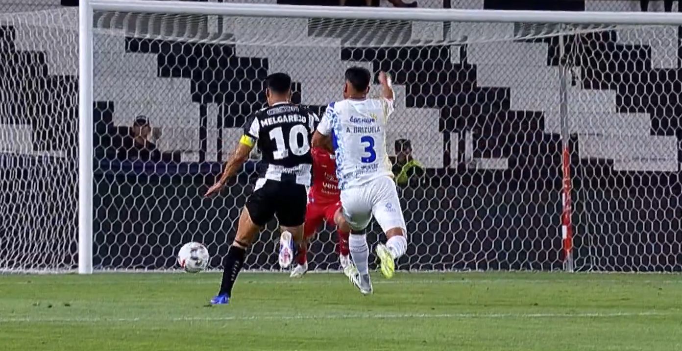 Imagen de la cobertura: Melgarejo brilla en el regreso y le da victoria a Libertad