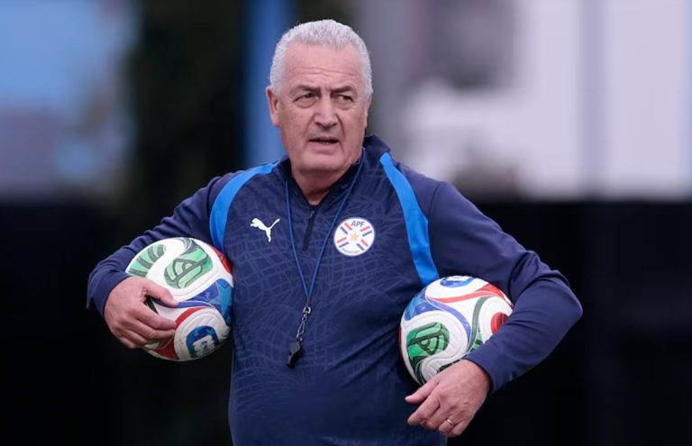 Olimpia responde a críticas de Alfaro sobre fútbol paraguayo